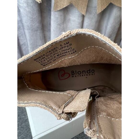Blondo Women's Tasel Waterproof Ankle Bootie Women's Size 5.5 Tan Suede - Picture 10 of 11